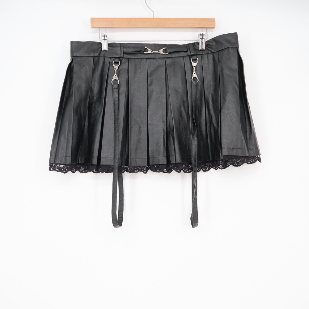 LittleForBig Skirt Womens XXL Pleated Black Faux Leather Lace Handcuff Excellent